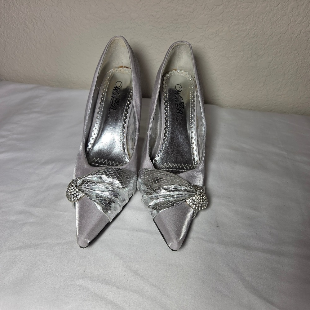 Wild Rose Silver Satin Pointed Toe Pumps Rhinestone Bow Stiletto Heels W-6.5 - Picture 10 of 10
